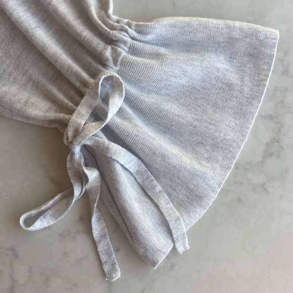 French Connection light gray sweater, size Large. - Picture 5 of 5